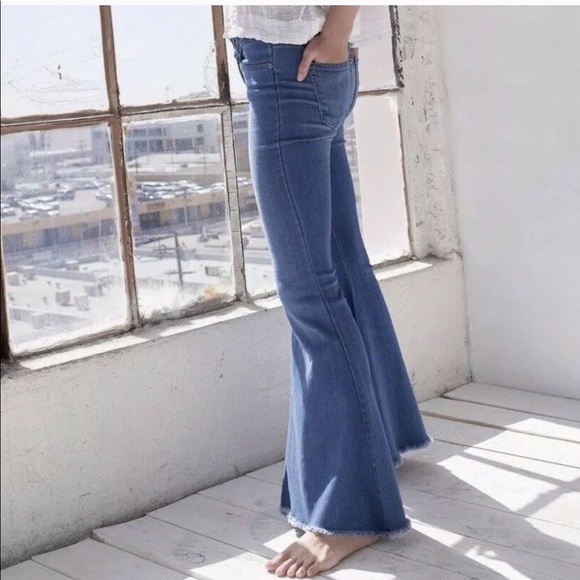 Free People Super Flare Boho Chic Raw Hem Jeans 30 - Picture 2 of 10